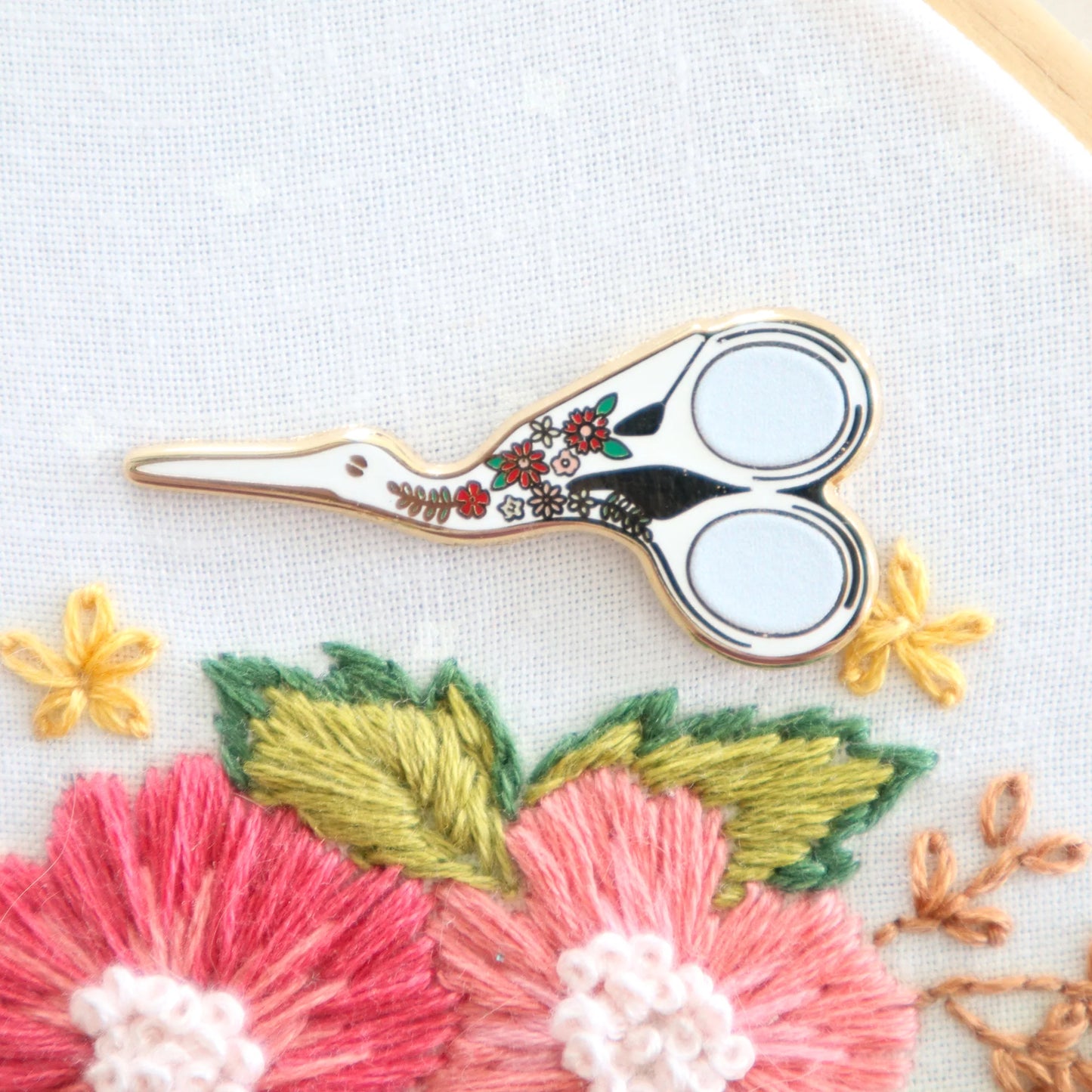 Embroidery Scissors Magnetic Needle Minder by Flamingo Toes